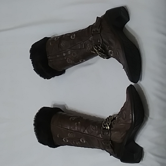 COPY - Women's Stuart Weitzman Shearling tall boot - Picture 7 of 9